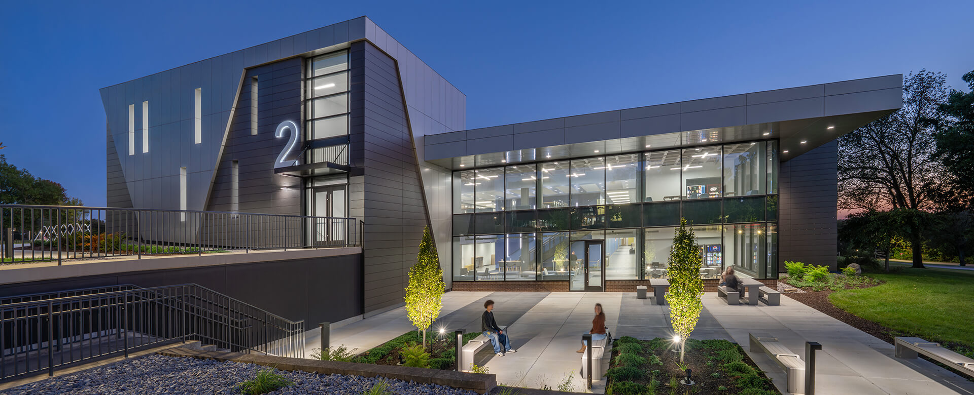 Blackhawk College, Building 2j